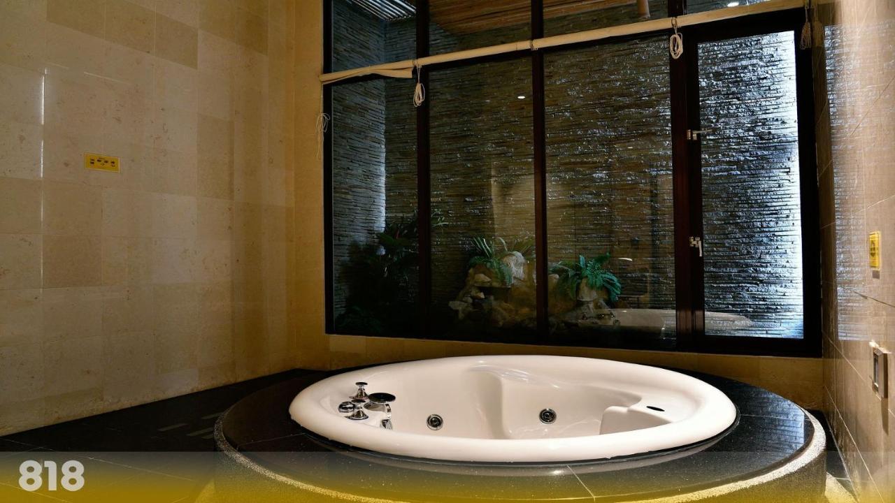 Wehome Motel Тайнань Экстерьер фото