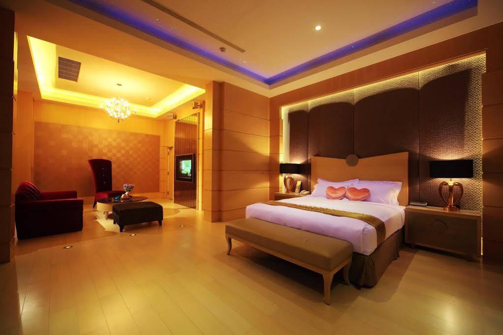 Wehome Motel Тайнань Экстерьер фото